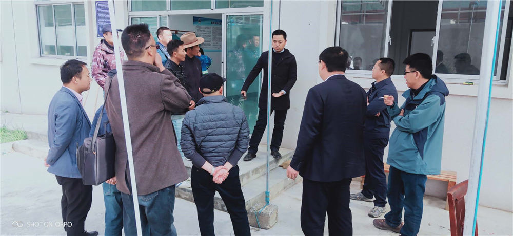 西南督查組在自治區(qū)、日喀則市、吉隆縣、吉隆鎮(zhèn)有關(guān)領(lǐng)導(dǎo)的陪同下對吉隆鎮(zhèn)污水處理廠檢查工作